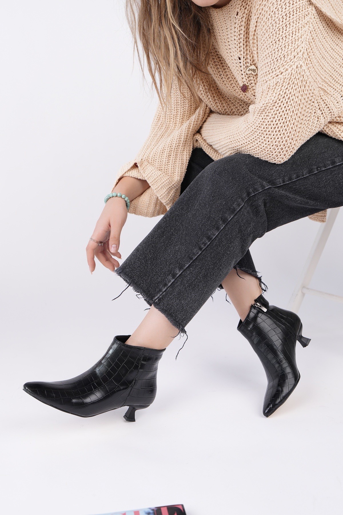 ÇAÇA Kroko Desenli Sivri Burun İnce Topuklu Fermuarlı Kadın Bot - Görsel 6
