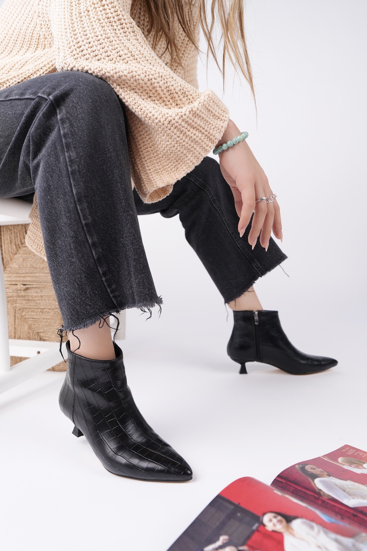 ÇAÇA Kroko Desenli Sivri Burun İnce Topuklu Fermuarlı Kadın Bot - Görsel 8