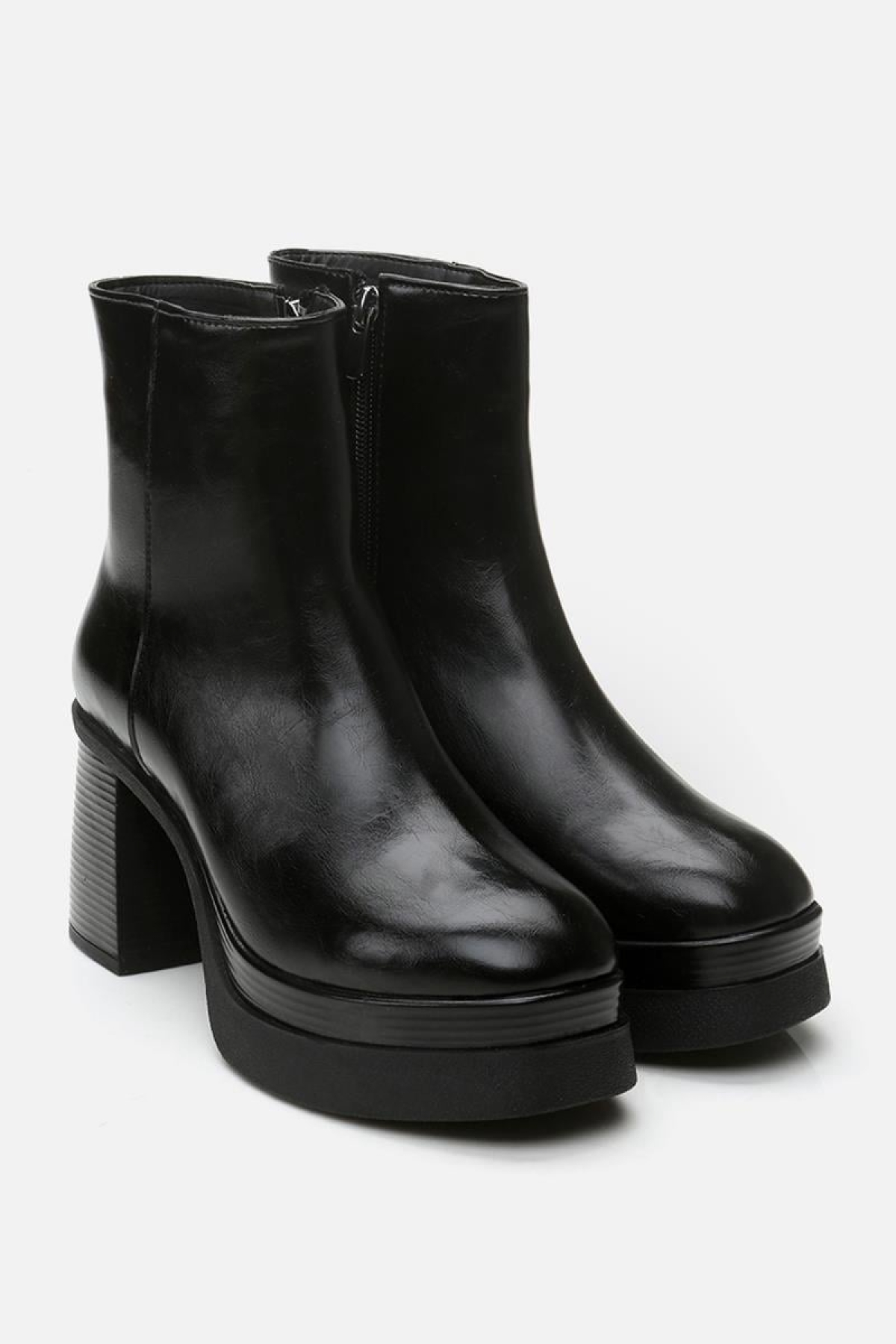 Siyah Kadın Topuklu Bot - Görsel 3