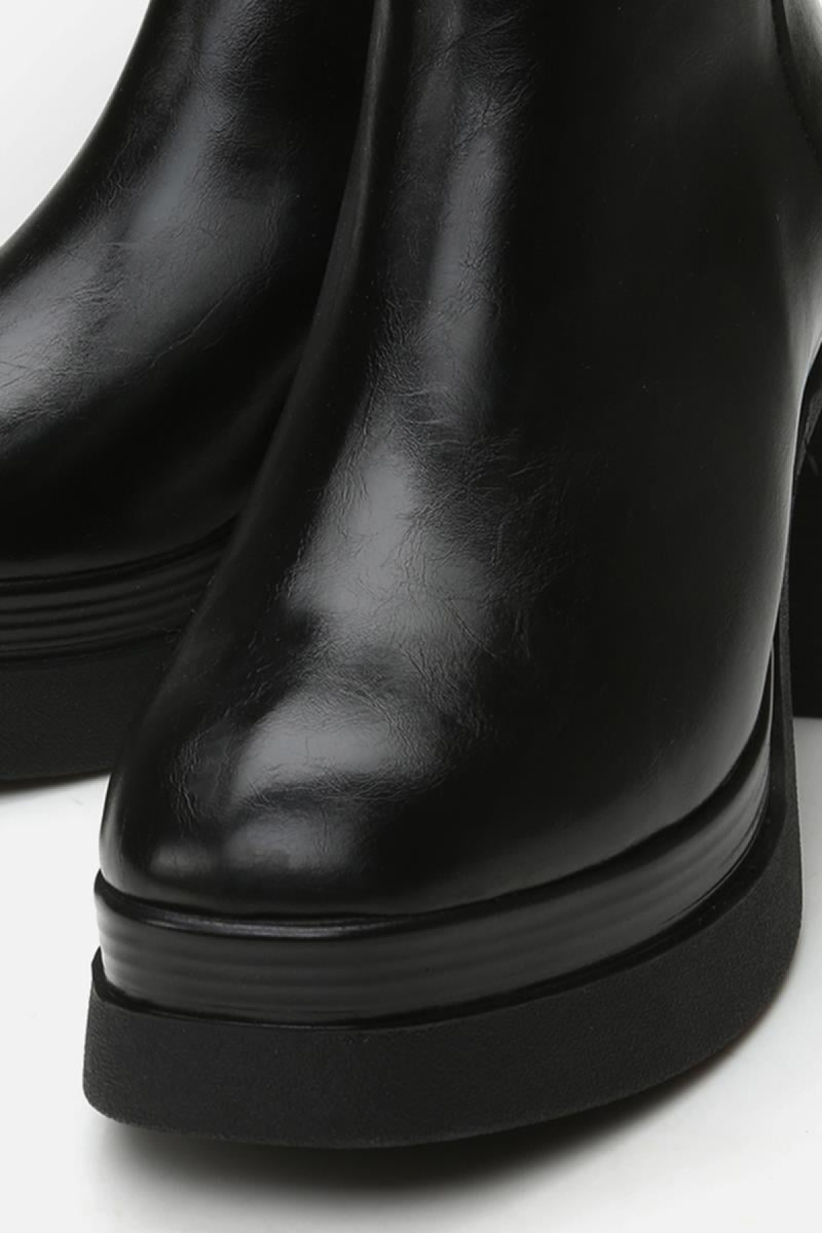 Siyah Kadın Topuklu Bot - Görsel 4