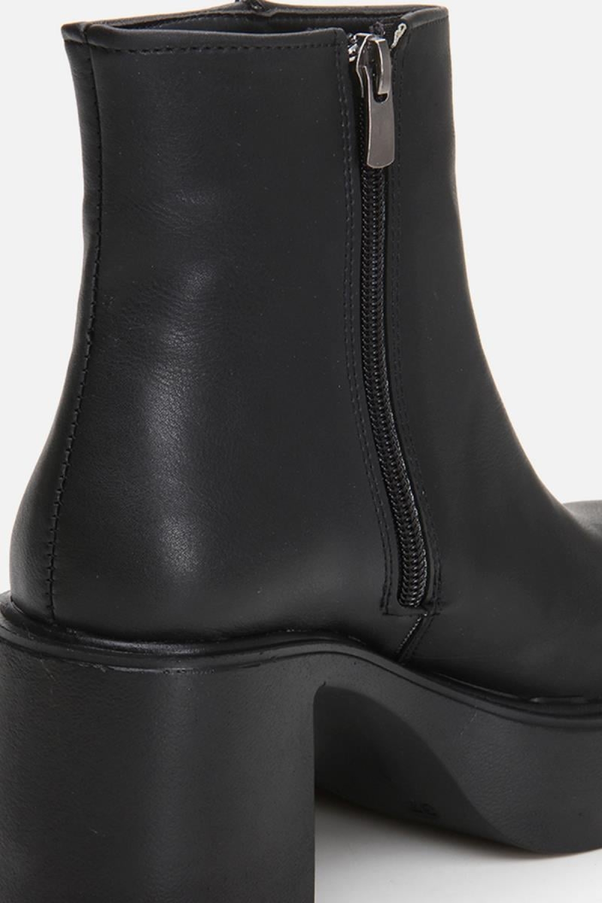 Siyah Kadın Topuklu Bot - Görsel 6