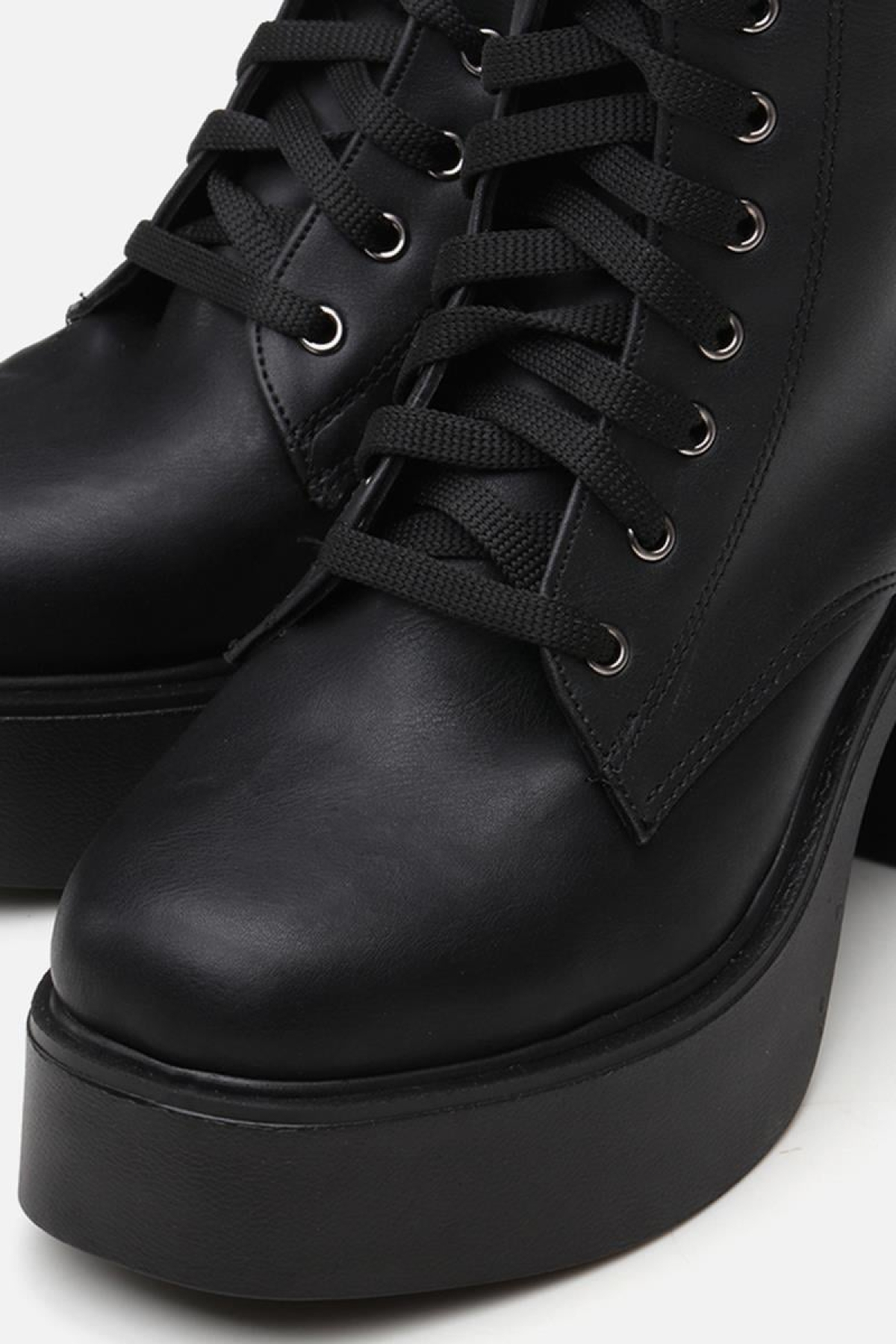 Siyah Kadın Topuklu Bot - Görsel 4