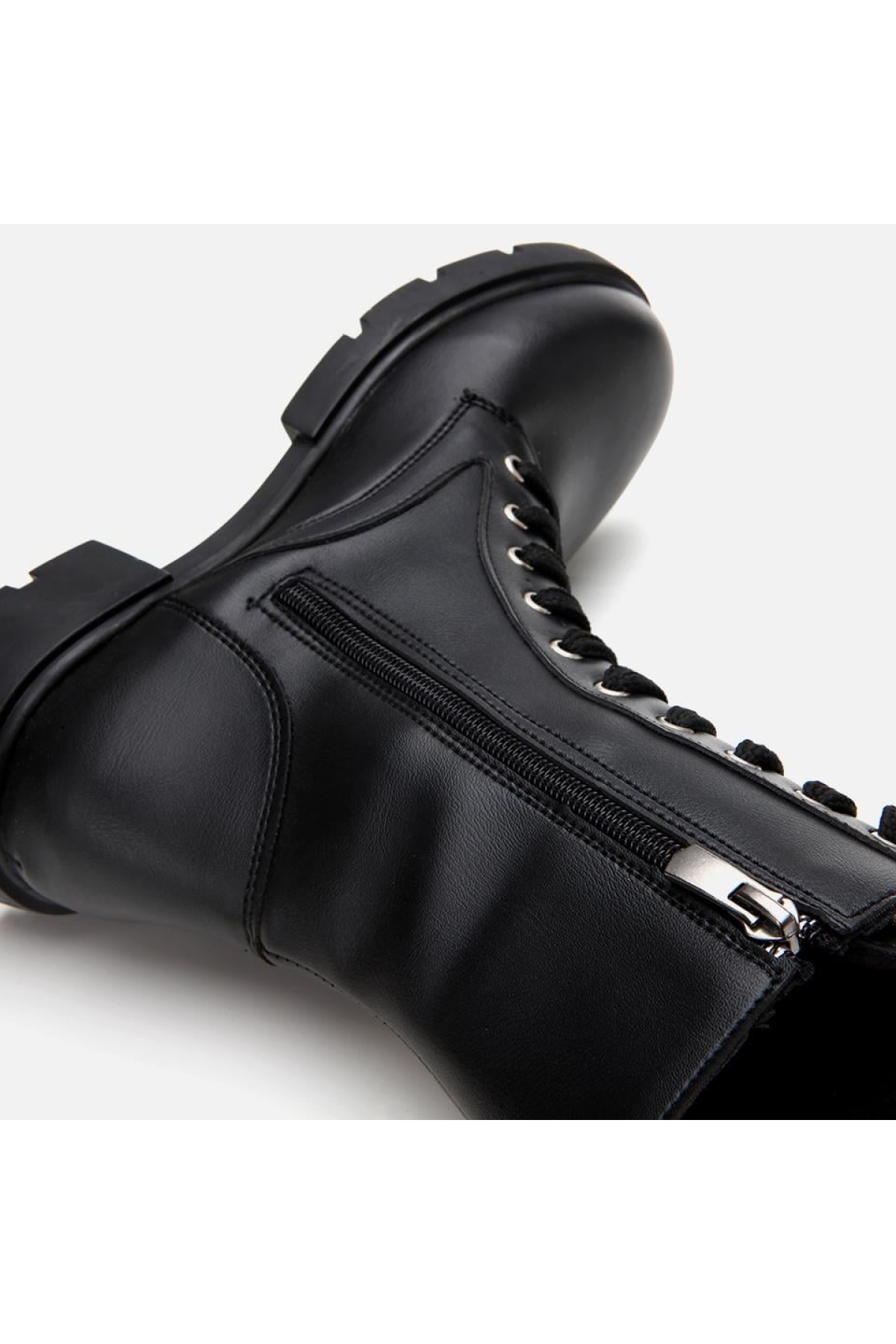 Siyah Kadın Zımbalı Düz Bot - Görsel 11