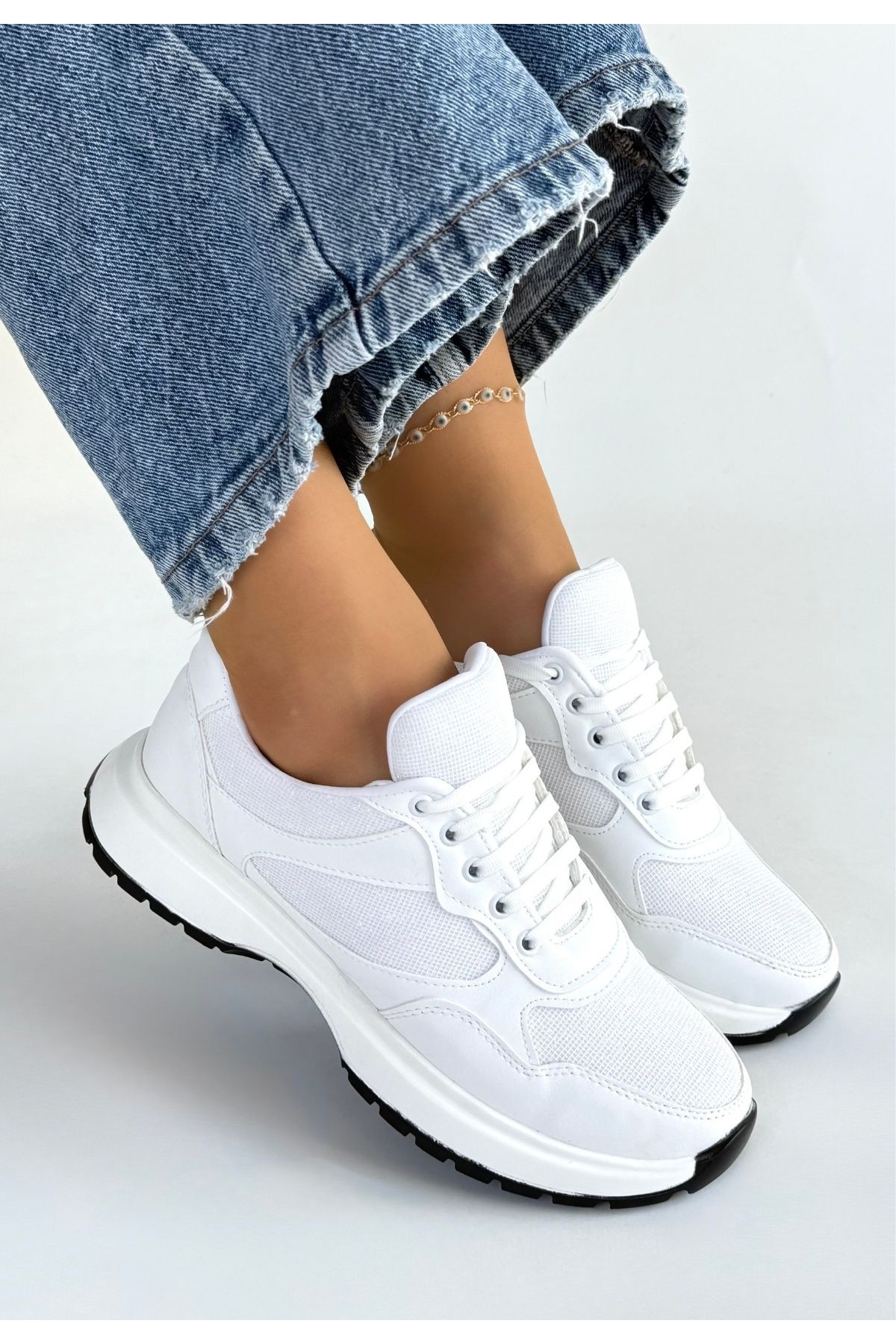 Beyaz Bağcıklı Kadın Spor Ayakkabı - Görsel 3