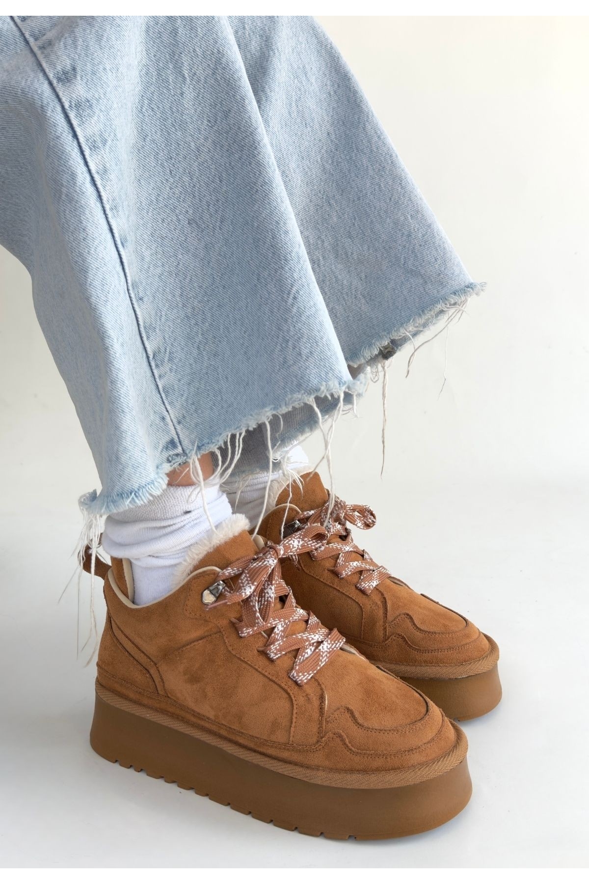Taba Süet Bağcıklı Kadın Düz Bot - Görsel 4
