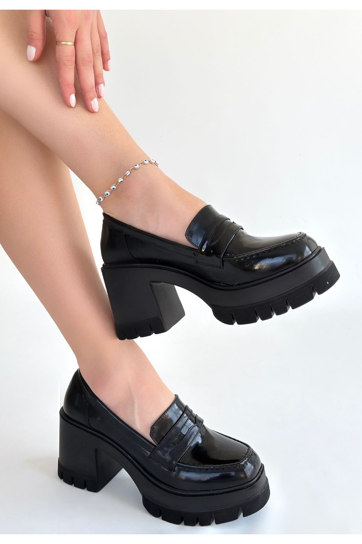 Siyah Rugan Kadın Topuklu Ayakkabı - Görsel 2