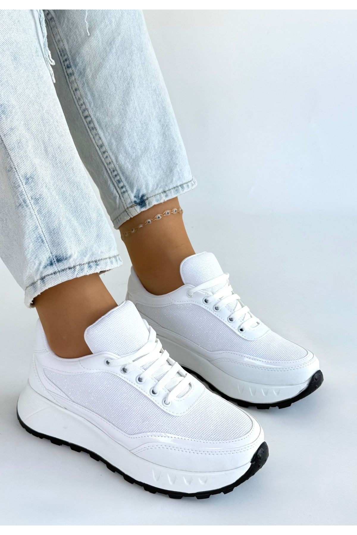 Beyaz Bağcıklı Kadın Spor Ayakkabı - Görsel 2