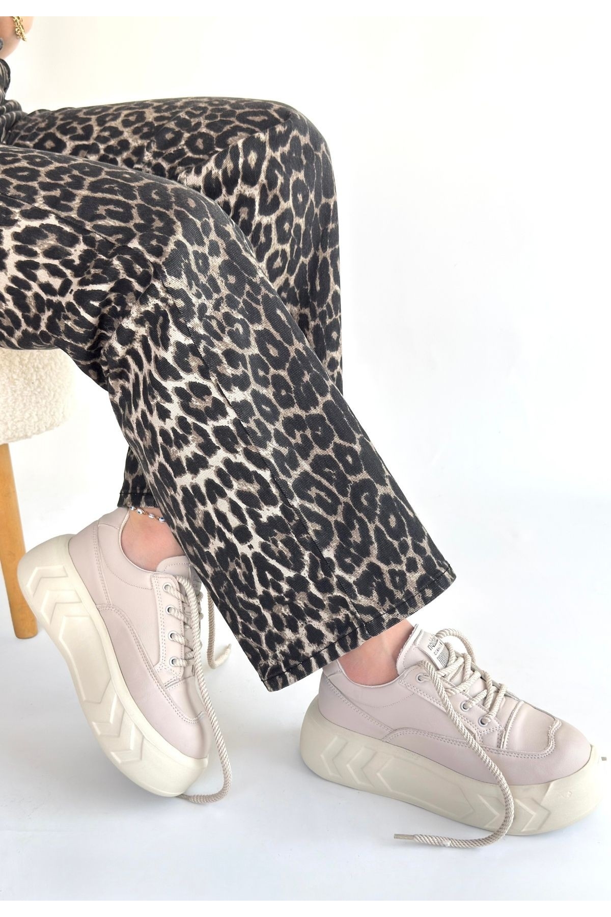 Bej Bağcıklı Kadın Spor Ayakkabı - Görsel 4