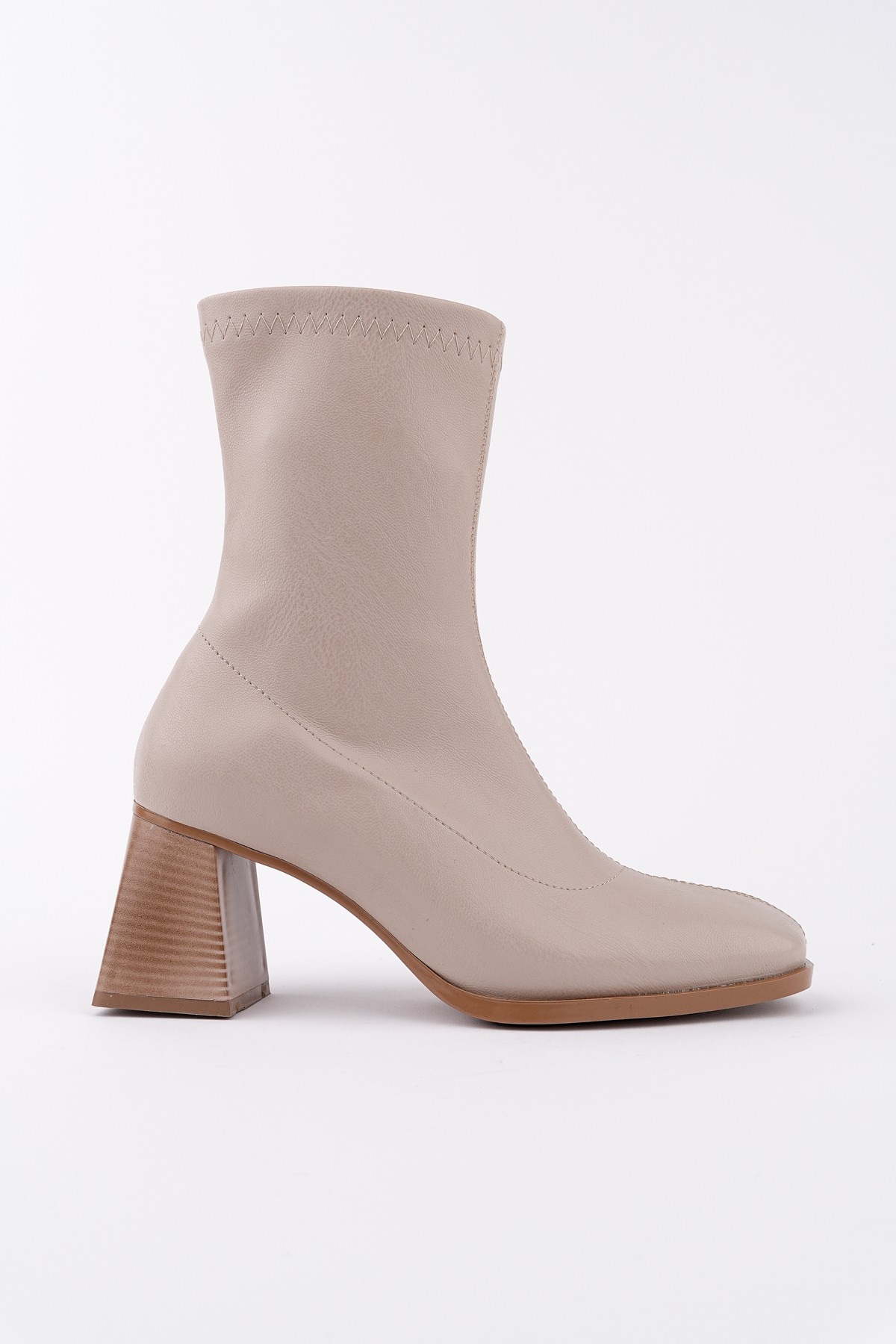 STORM Garantili Küt Burun Arkadan Fermuarlı Kadın Topuklu Bot - Görsel 6