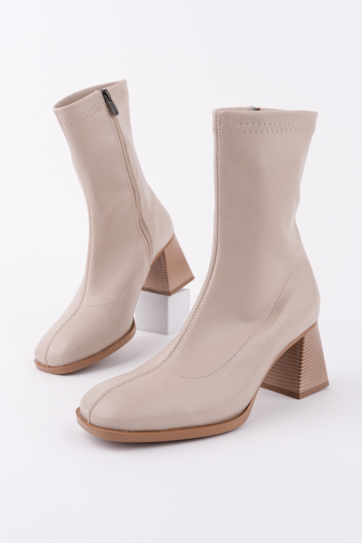 STORM Garantili Küt Burun Arkadan Fermuarlı Kadın Topuklu Bot - Görsel 7