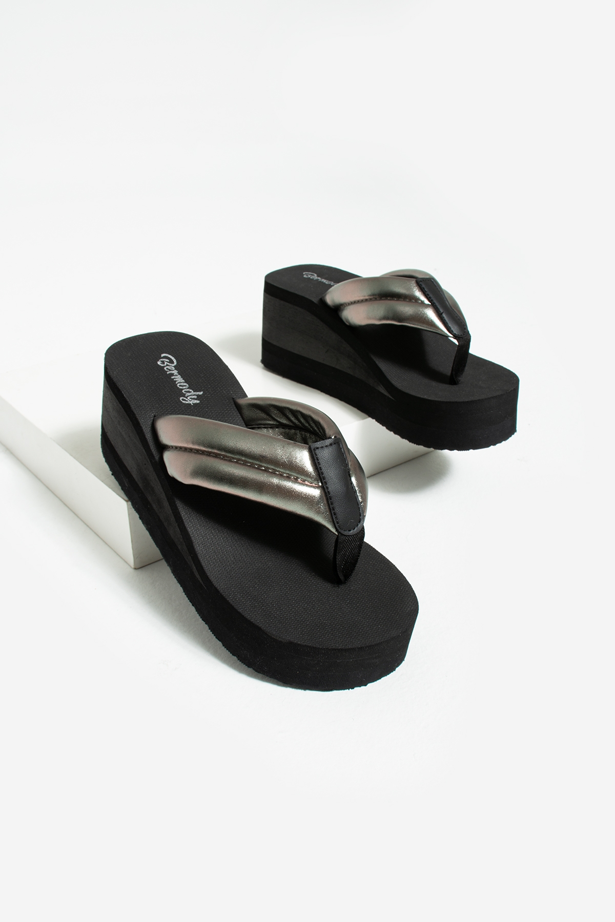 Nora Yüksek Topuk Parmak Arası Kadın Plaj Terlik - Görsel 4