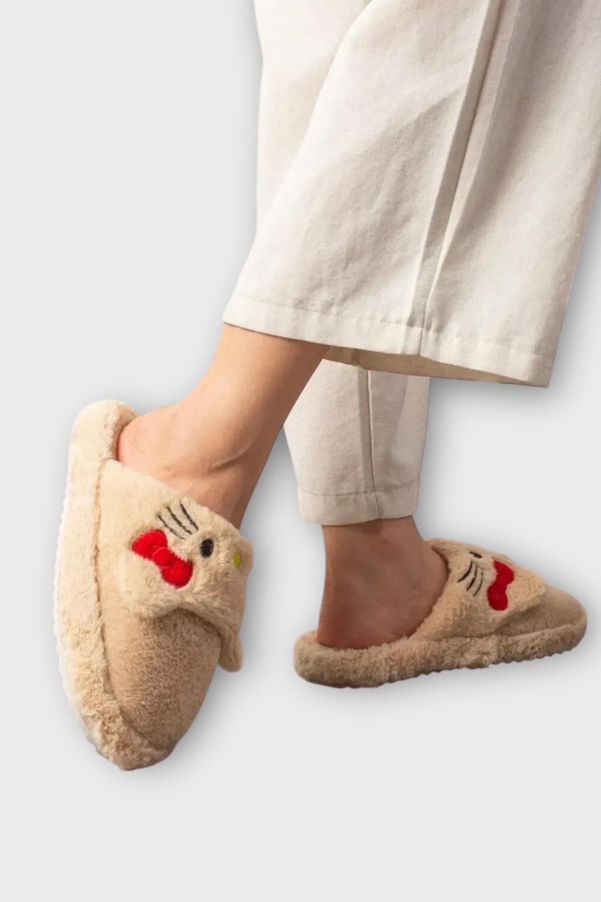 Kışlık Kadın HelloKitty Figürlü Kaydırmaz Taban Ev Ayakkabısı Panduf KAHVERENGİ - Görsel 7