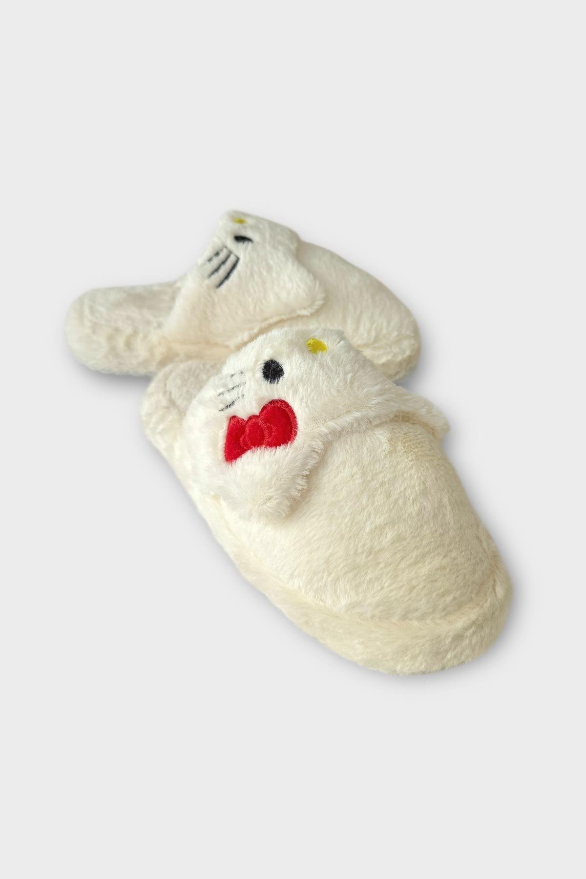 Kışlık Kadın HelloKitty Figürlü Kaydırmaz Taban Ev Ayakkabısı Panduf BEYAZ - Görsel 3