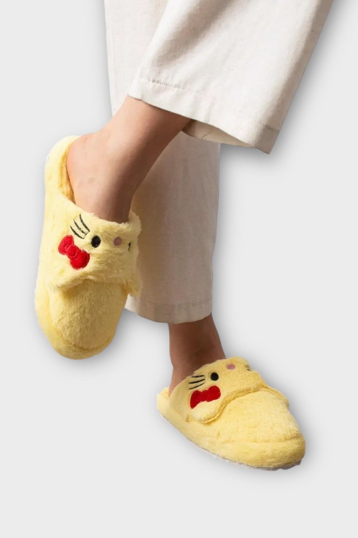 Kışlık Kadın HelloKitty Figürlü Kaydırmaz Taban Ev Ayakkabısı Panduf SARI - Görsel 7