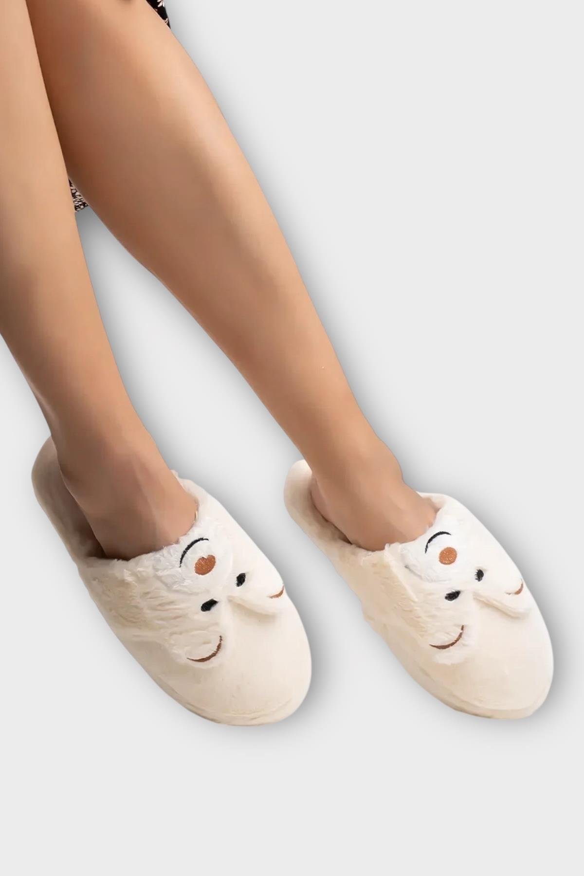 Kadın Kışlık Sevimli Panda Figürlü Kaydırmaz Taban Ev Terliği Panduf BEYAZ - Görsel 7