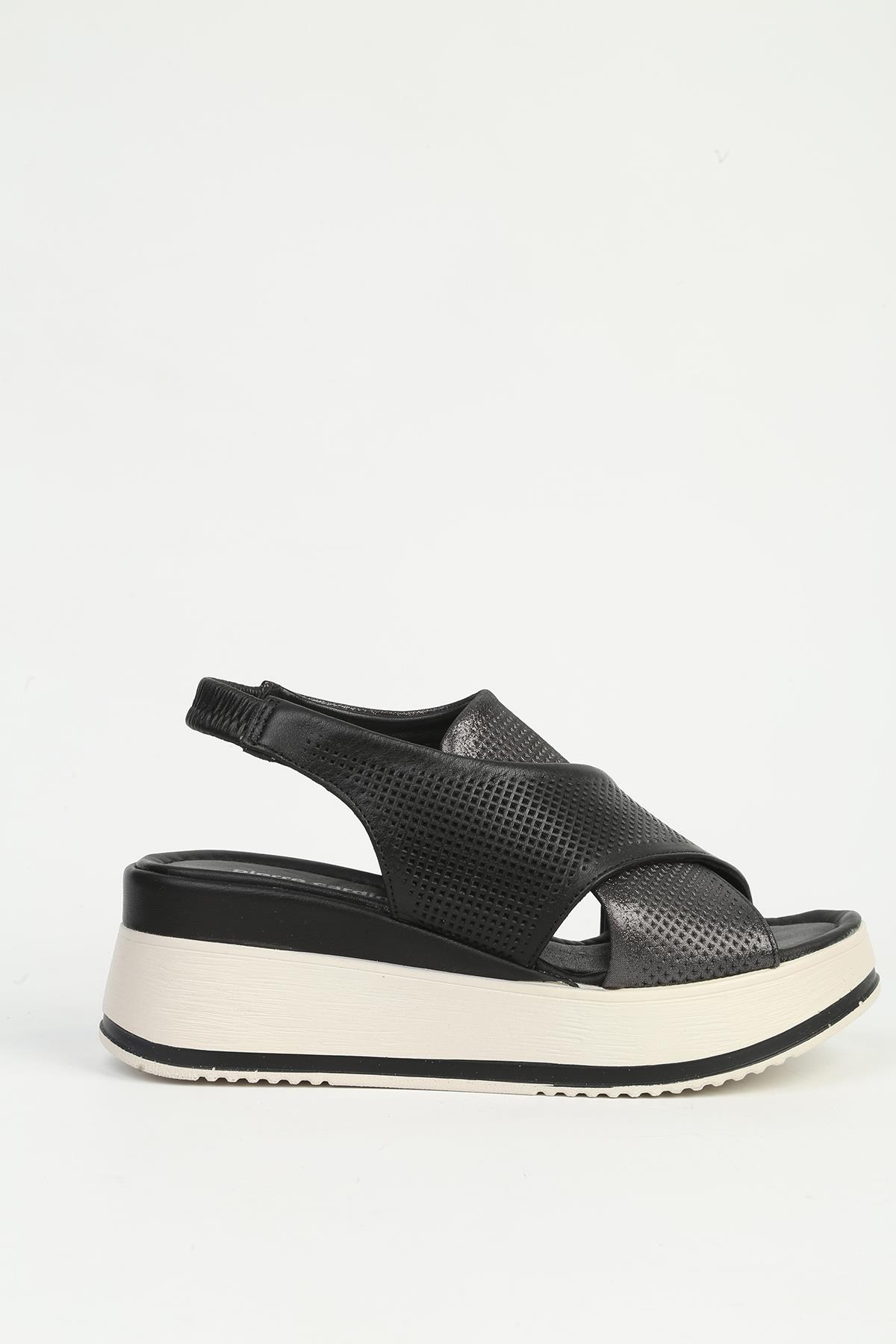 Kadın Siyah Topuklu Ayakkabı - Görsel 2