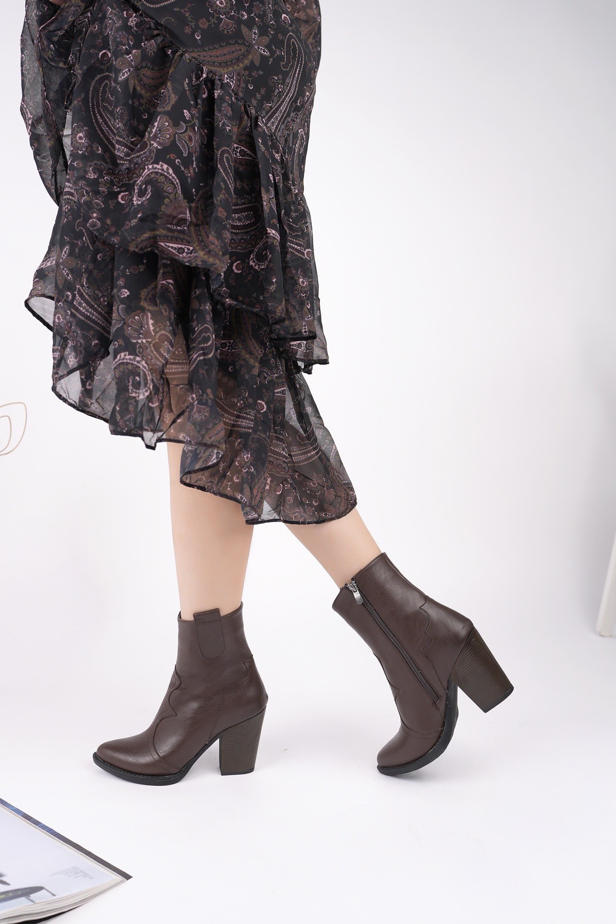 WESTON Sivri Burun Dikiş Detaylı Fermuarlı Kalın Topuklu Kovboy Kadın Bot - Görsel 2