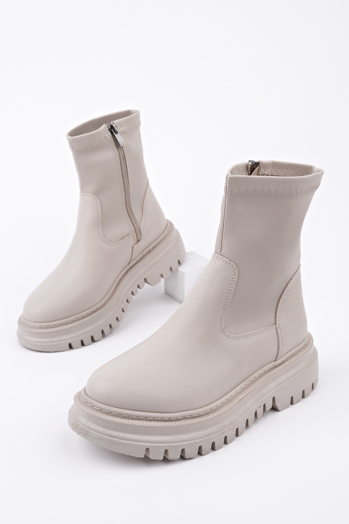 PİTA Kalın Taban Fermuarlı Kadın Bot - Görsel 4