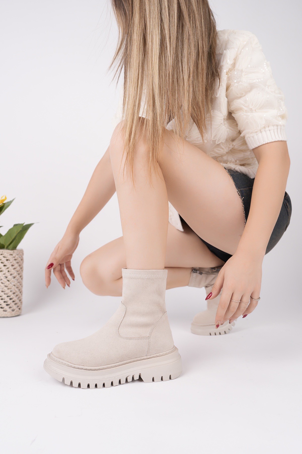 SUEVA Süet Kalın Taban Fermuarlı Kadın Bot - Görsel 2