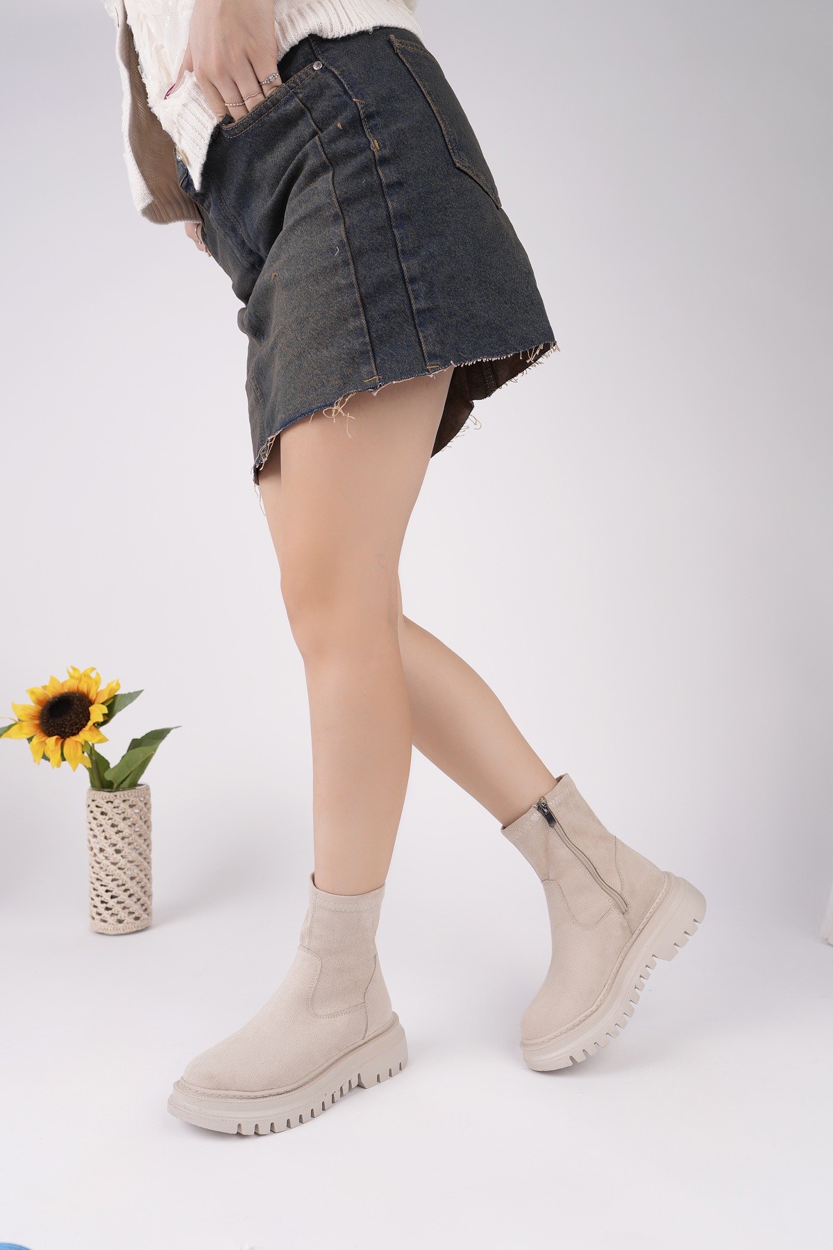 SUEVA Süet Kalın Taban Fermuarlı Kadın Bot - Görsel 5