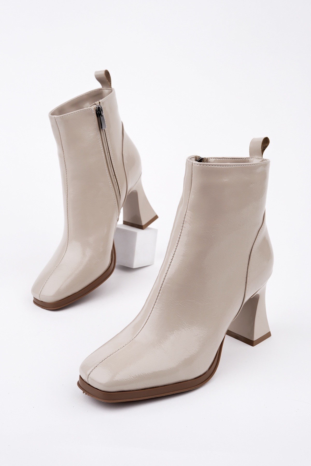 CELİNA Küt Burun Fermuarlı Topuklu Kadın Bot - Görsel 5