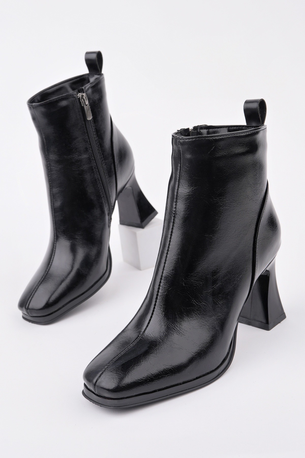 CELİNA Küt Burun Fermuarlı Topuklu Kadın Bot - Görsel 4