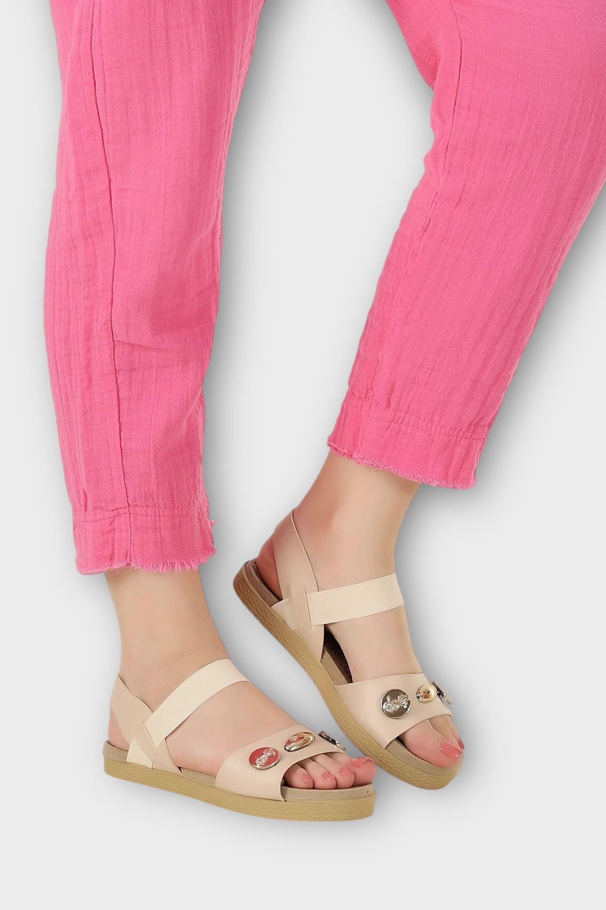 Kadın Tek Bant Aksesuarlı Bilek Lastik Detaylı Sandalet BEJ - Görsel 2