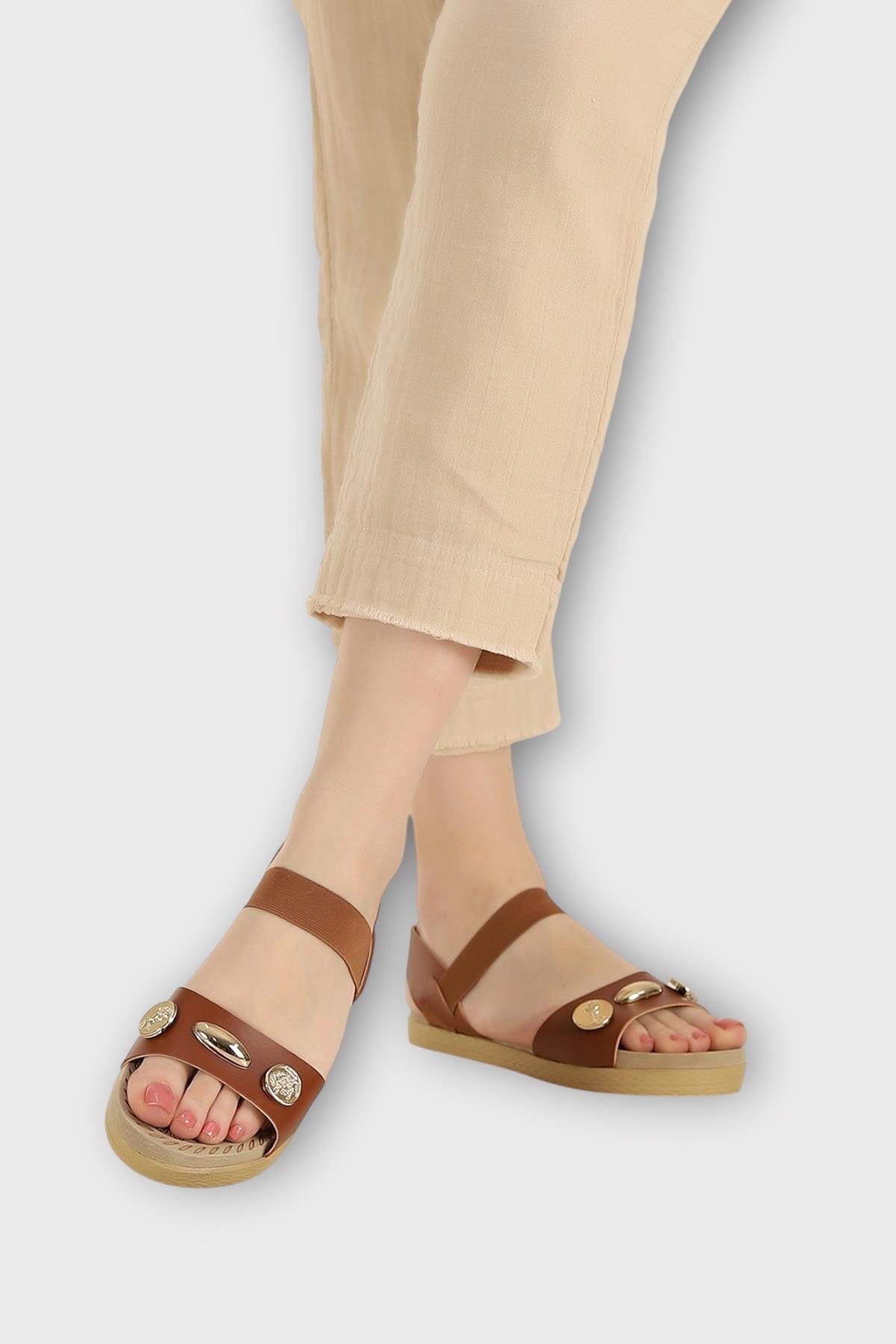 Kadın Tek Bant Aksesuarlı Bilek Lastik Detaylı Sandalet TABA - Görsel 4