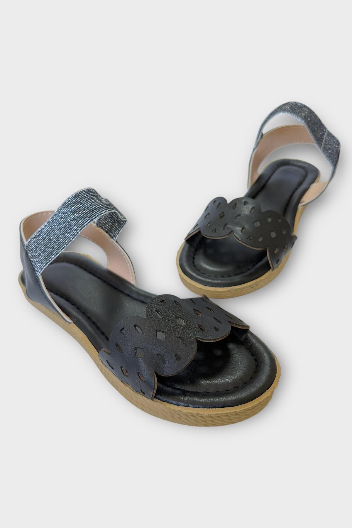 Kadın Tek Bant Lastik Detaylı Lazer Kesim Yazlık Sandalet SİYAH - Görsel 4