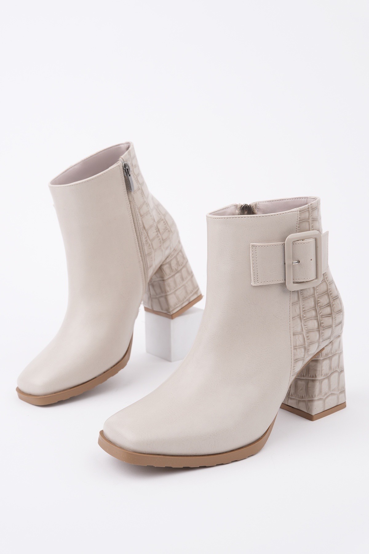 CANDORA Sivri Burun Kroko Desenli Toka Detaylı Kalın Topuklu Fermuarlı Kadın Bot - Görsel 4