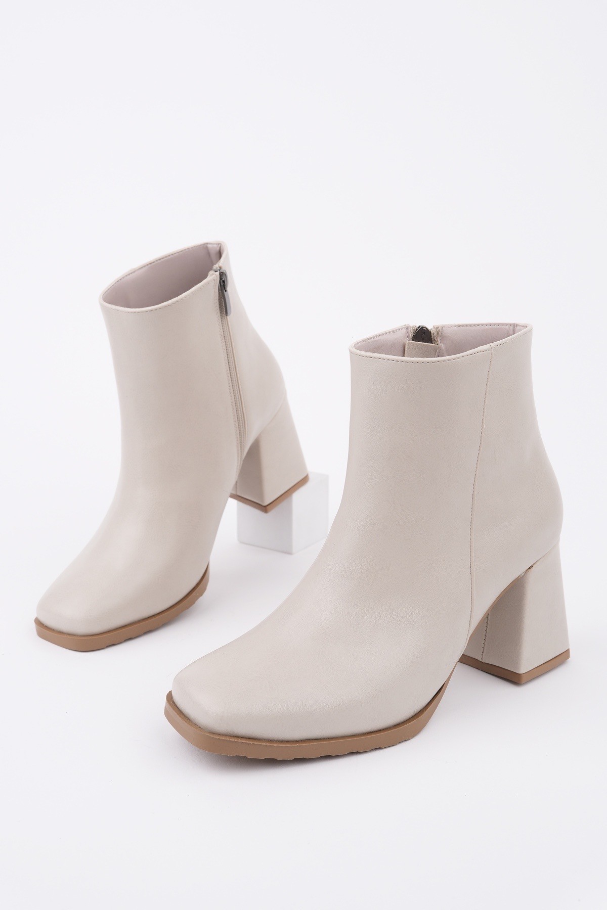 DİVİNA Küt Burun Kalın Topuklu Fermuarlı Kadın Bot - Görsel 3