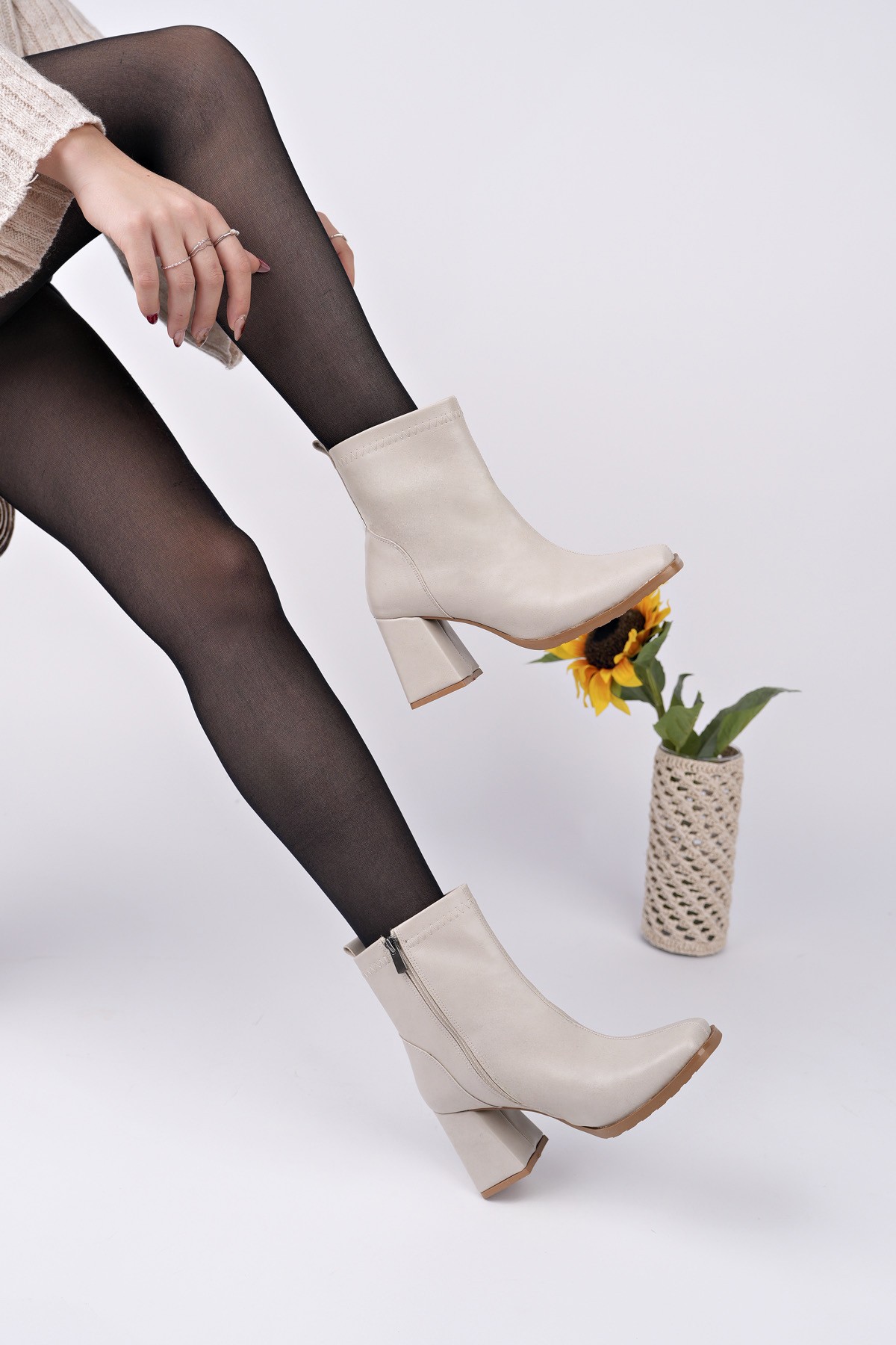 LUCİE Küt Burun Kalın Topuklu Fermuarlı Kadın Bot - Görsel 6