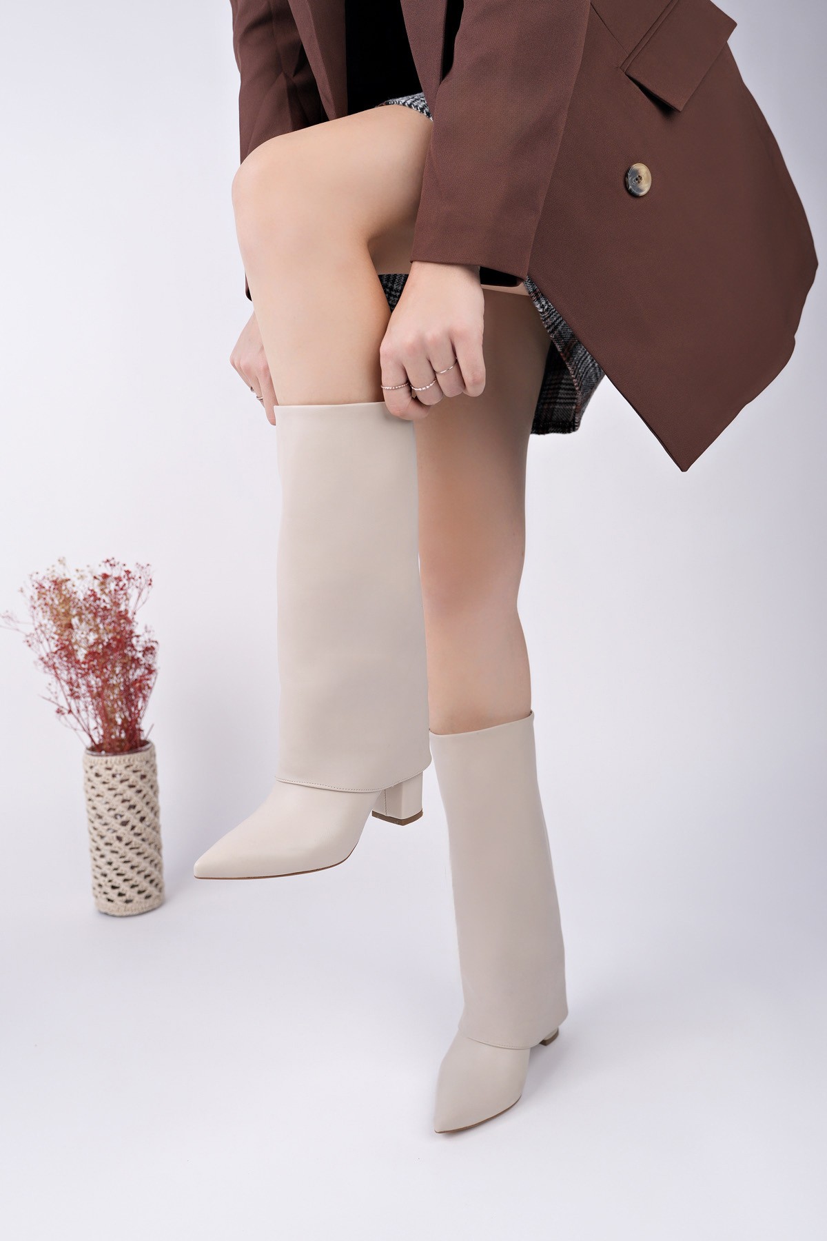 REBECA Sivri Burun Kalın Topuklu Kadın Çizme - Görsel 3