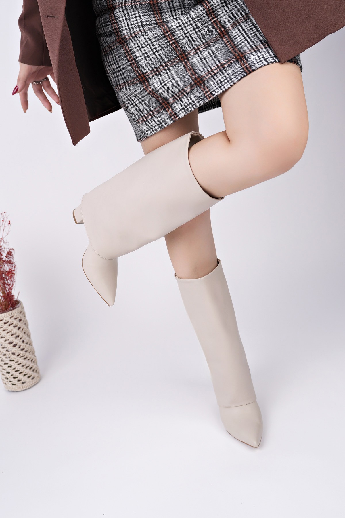 REBECA Sivri Burun Kalın Topuklu Kadın Çizme - Görsel 5