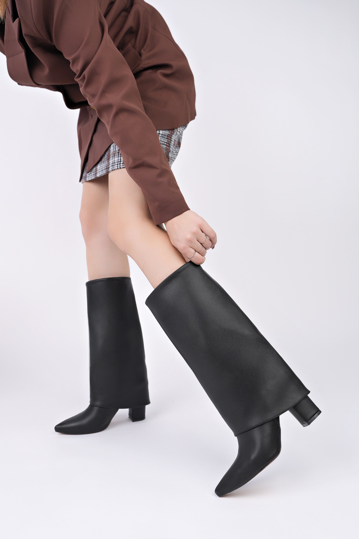 REBECA Sivri Burun Kalın Topuklu Kadın Çizme - Görsel 3