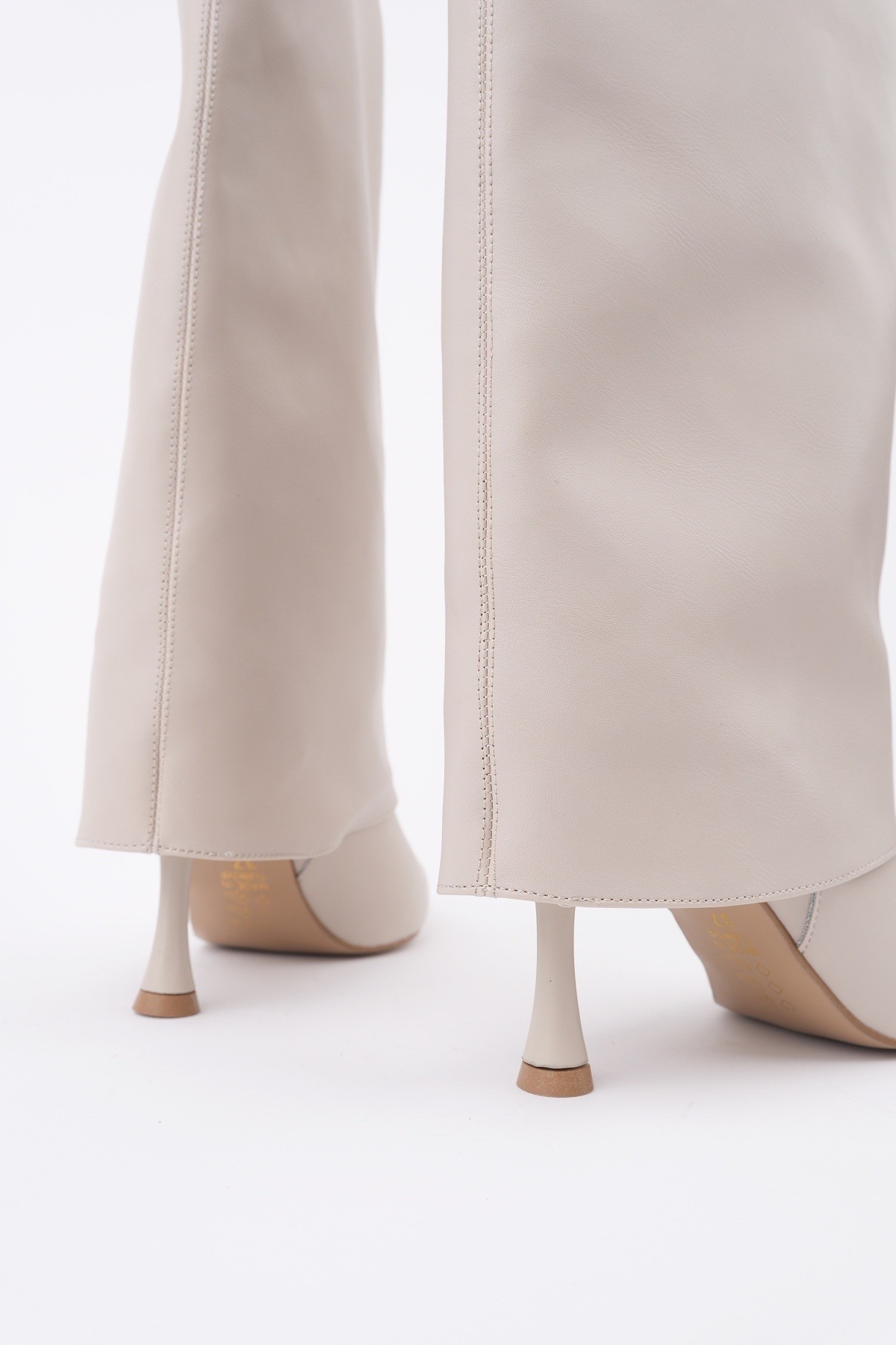 MİLENA Sivri Burun İnce Topuklu Kadın Çizme - Görsel 4