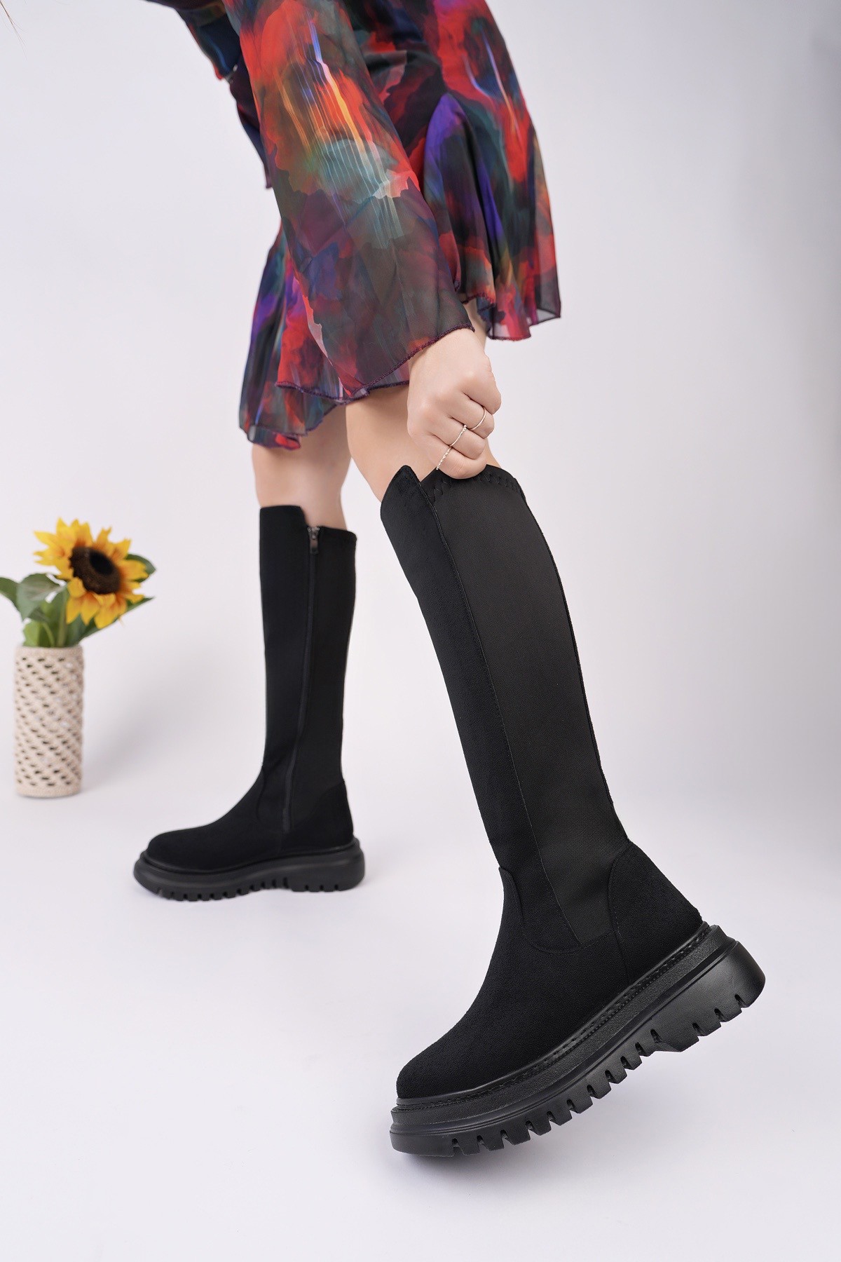 DİASA Süet Kalın Taban Streç Detaylı Fermuarlı Kadın Çizme - Görsel 4