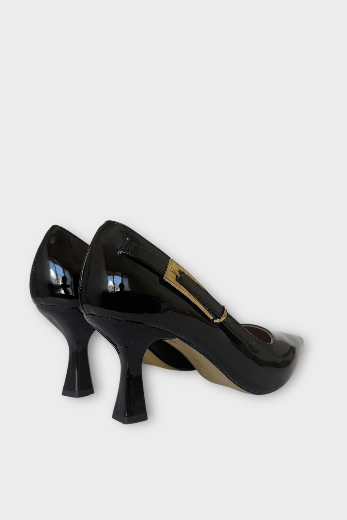 Kadın Rugan Yan Bant Detaylı Topuklu Ayakkabı SİYAH - Görsel 6