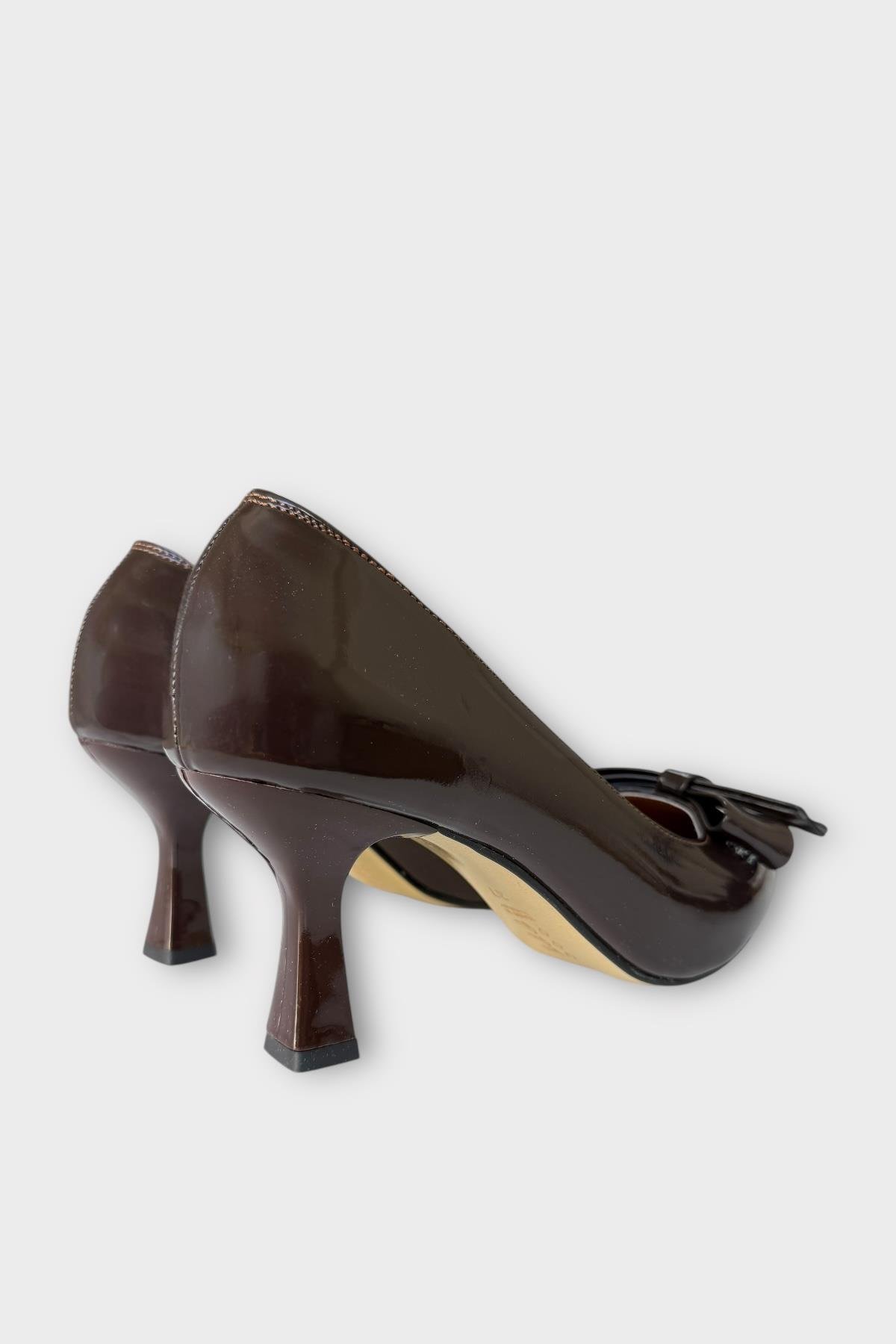 Kadın Fiyonk Tokalı Sivri Burun Topuklu Ayakkabı KAHVERENGİ - Görsel 6