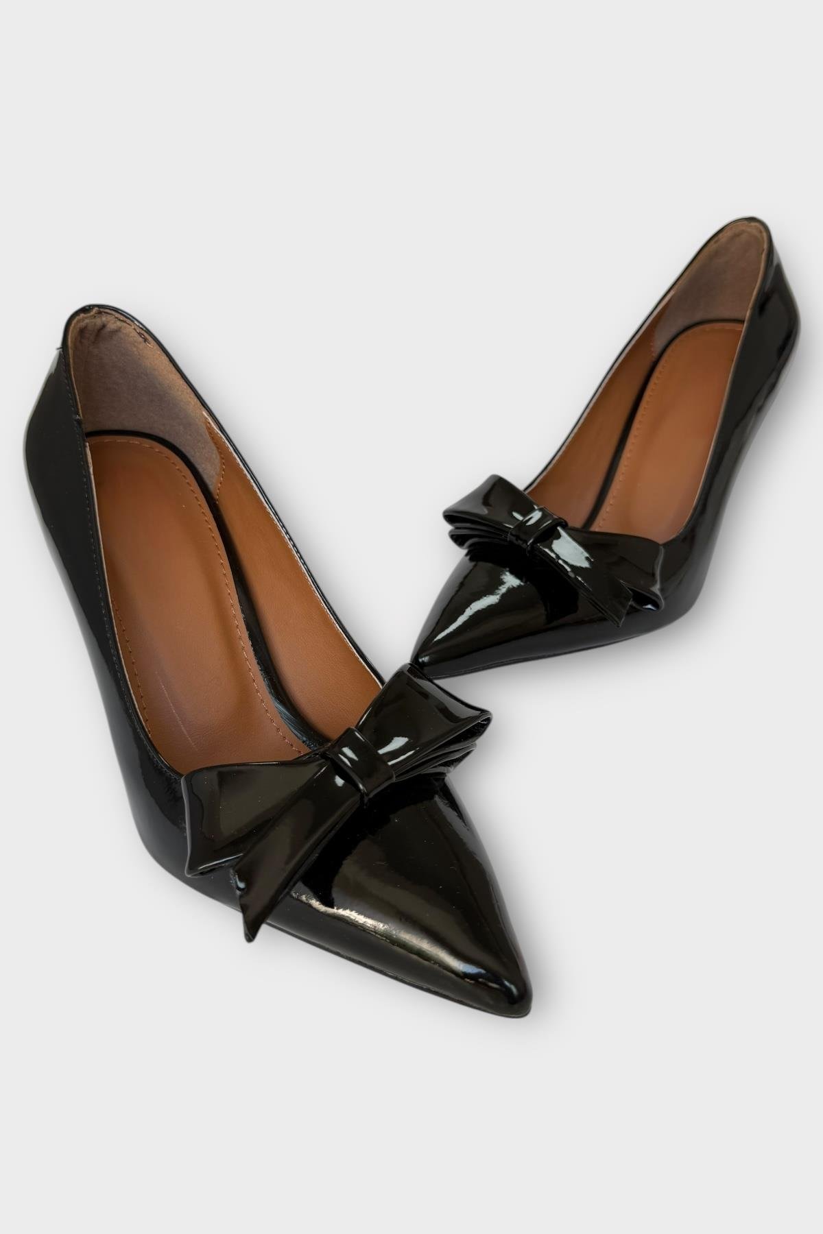 Kadın Fiyonk Tokalı Sivri Burun Topuklu Ayakkabı SİYAH - Görsel 4