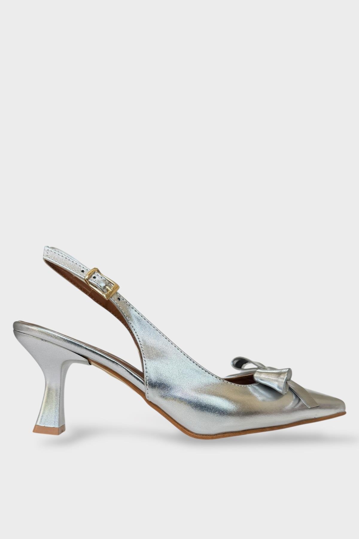 Kadın Fiyonk Tokalı Sivri Burun Arkası Açık 8 Cm Topuklu Ayakkabı GÜMÜŞ - Görsel 3