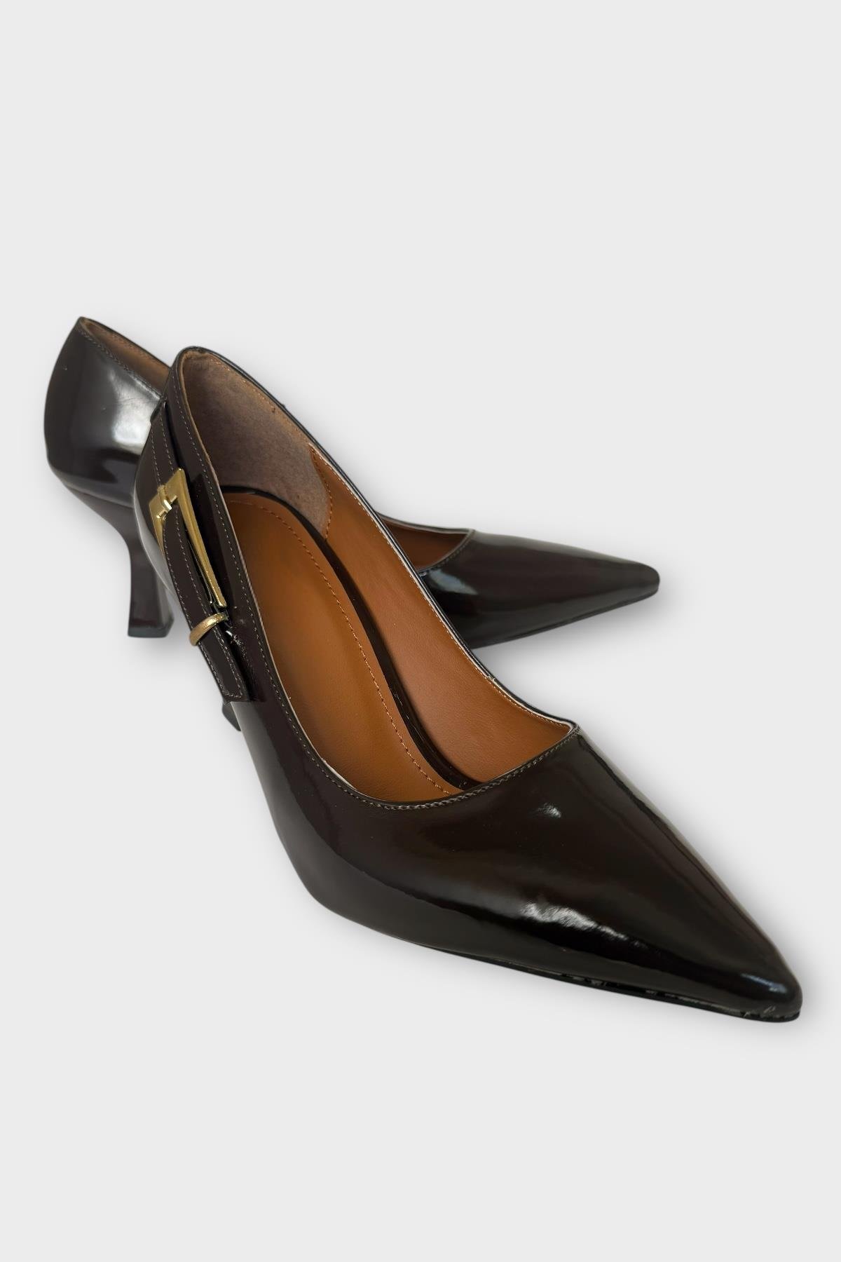 Kadın Rugan Yan Bant Detaylı Topuklu Ayakkabı KAHVERENGİ - Görsel 3