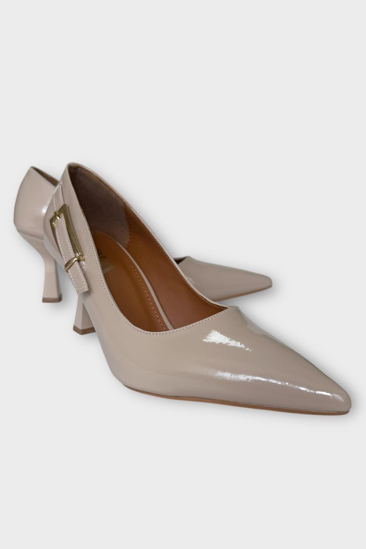 Kadın Rugan Yan Bant Detaylı Topuklu Ayakkabı BEJ - Görsel 3