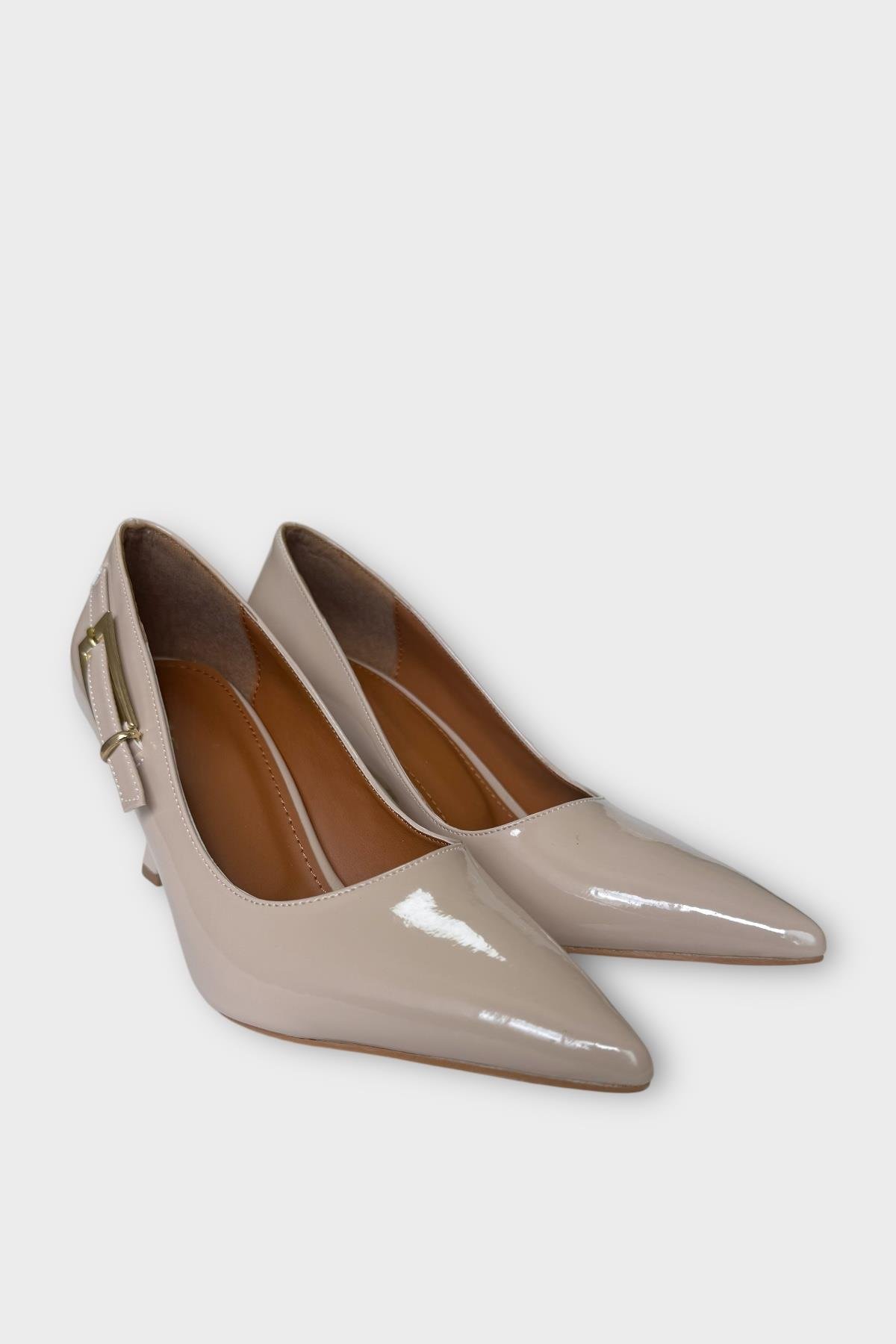 Kadın Rugan Yan Bant Detaylı Topuklu Ayakkabı BEJ - Görsel 6