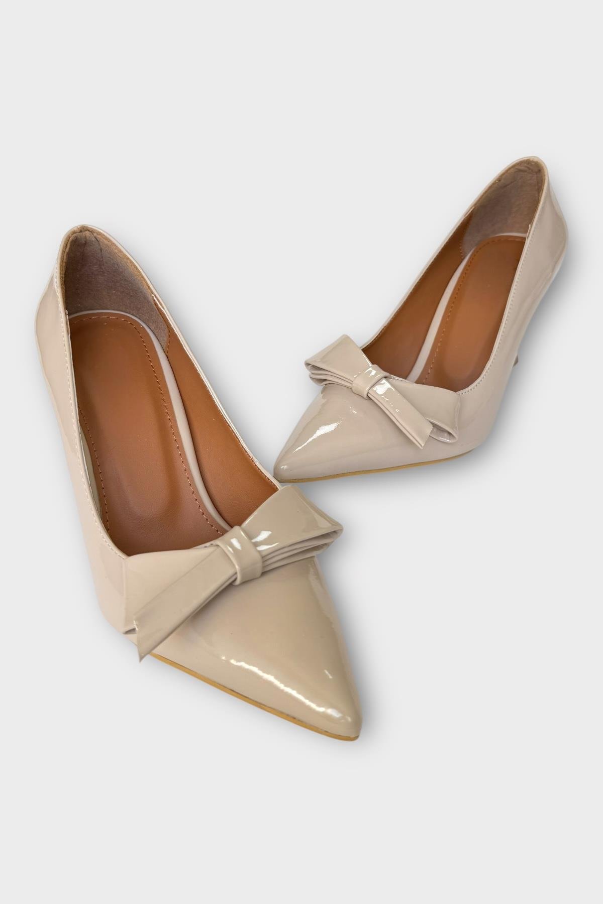 Kadın Fiyonk Tokalı Sivri Burun Topuklu Ayakkabı BEJ - Görsel 4