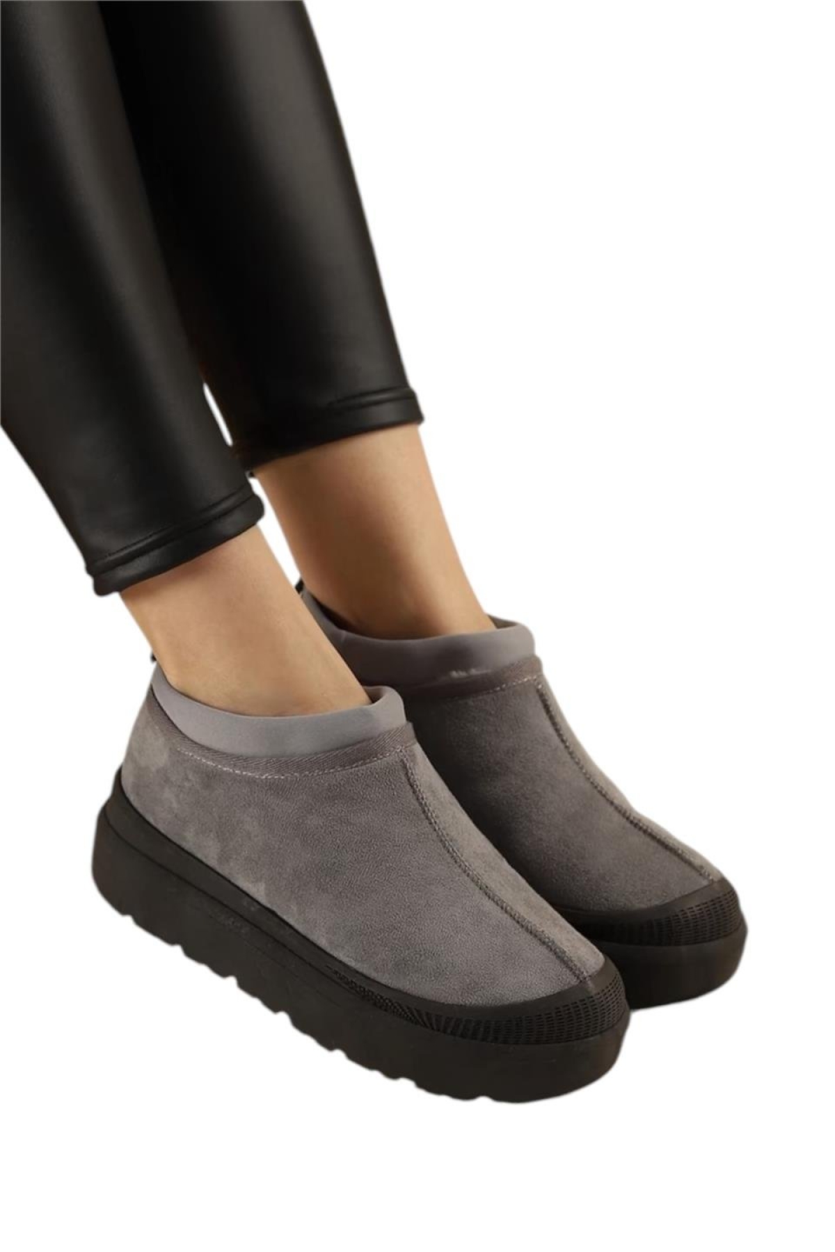 Süet Kalın Taban İçi Kürklü Arkadan Lastikli Kadın Bot FÜME - Görsel 6