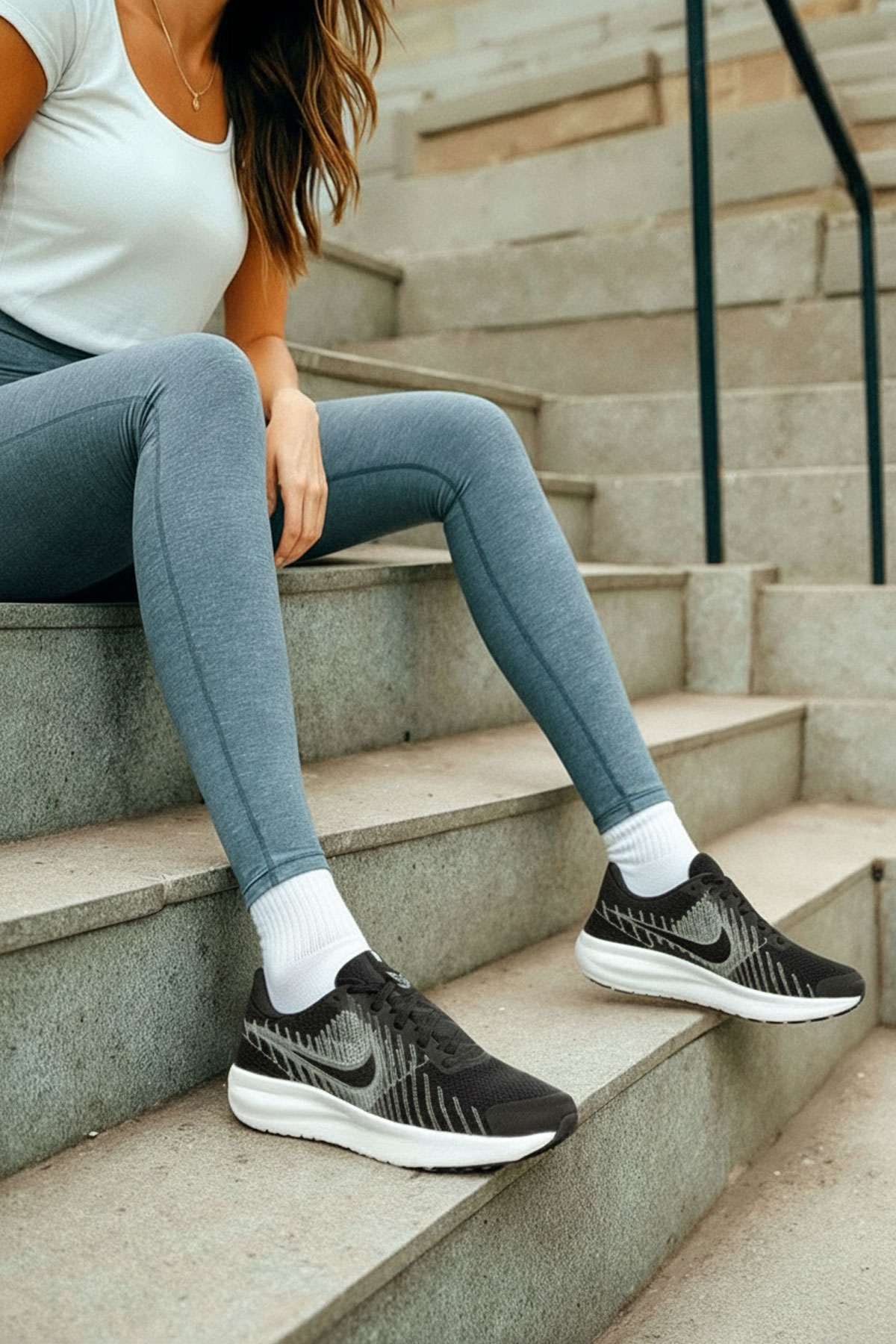 Nike W RUN DEFY Siyah Kadın Koşu Ayakkabısı - Görsel 3