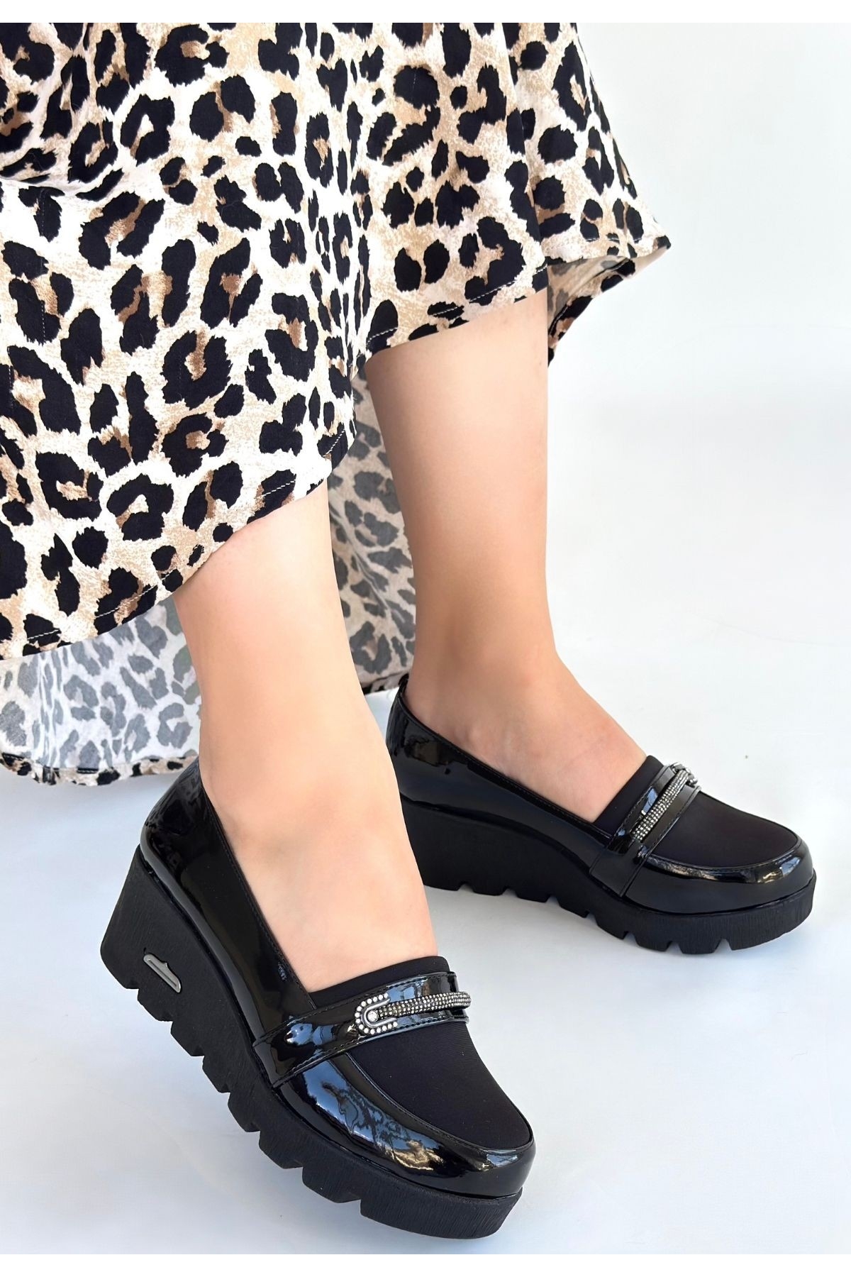 Siyah Rugan Kadın Dolgu Topuk Ayakkabı - Görsel 4