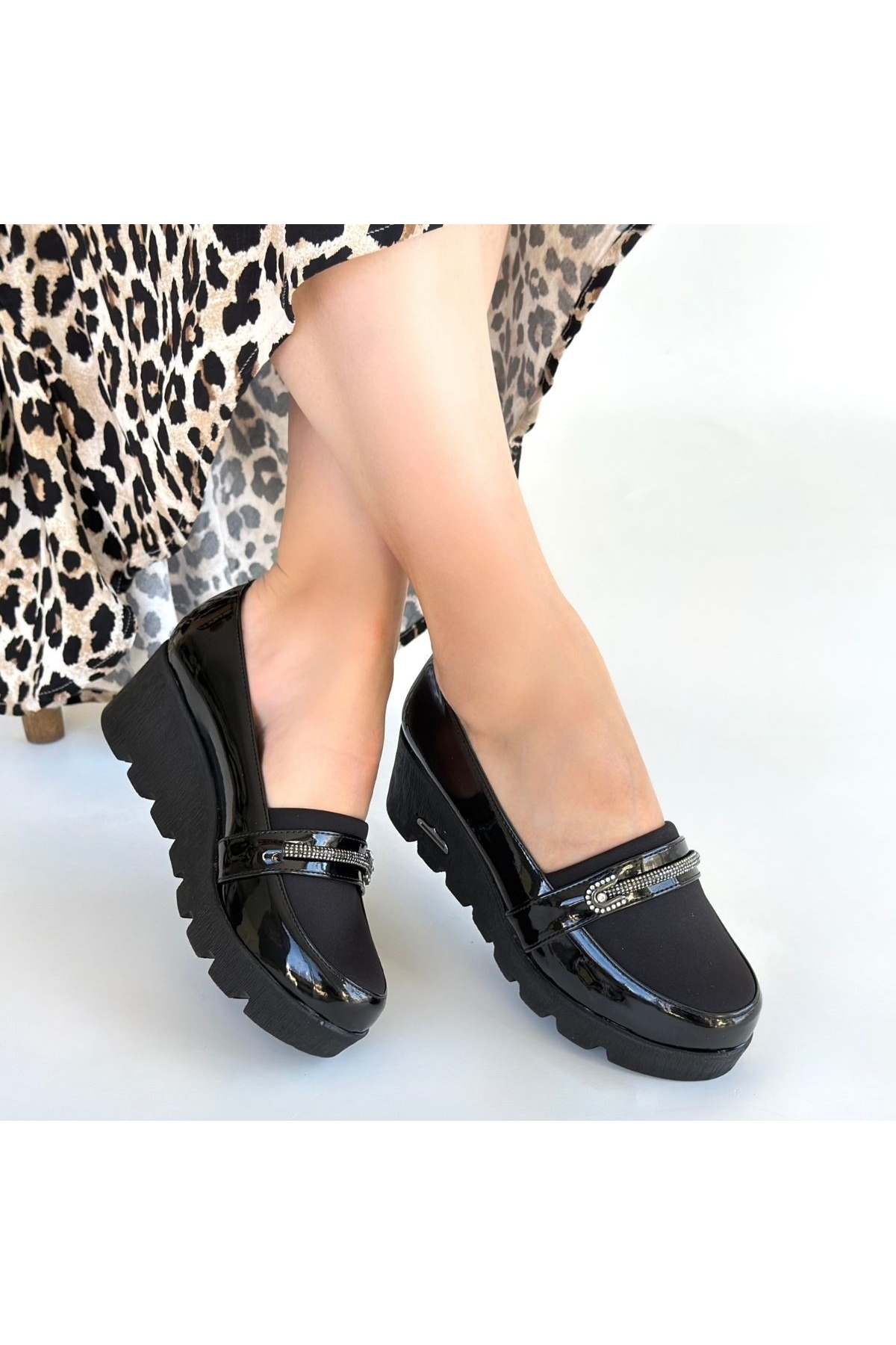 Siyah Rugan Kadın Dolgu Topuk Ayakkabı - Görsel 5