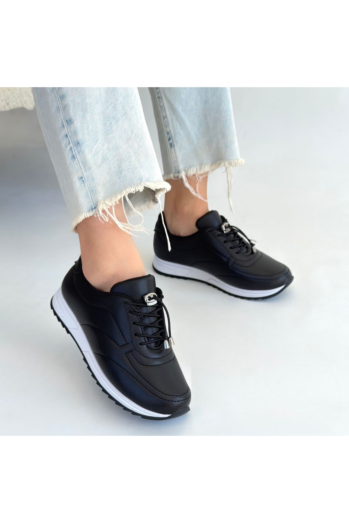 Siyah Bağcıklı Kadın Spor Ayakkabı - Görsel 5